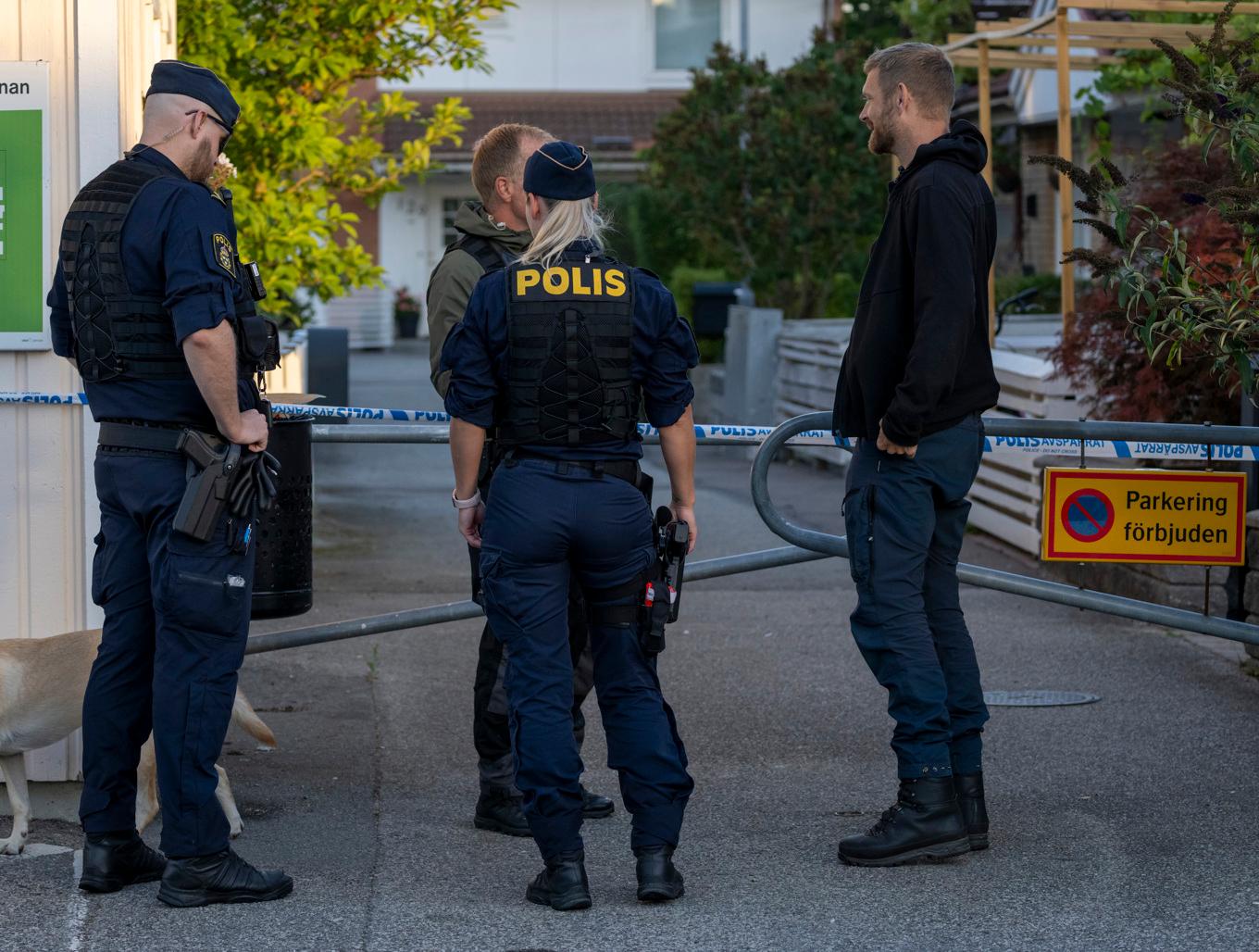 Polis på plats i Malmö efter larm om en skottlossning på torsdagsmorgonen. Foto: Johan Nilsson/TT