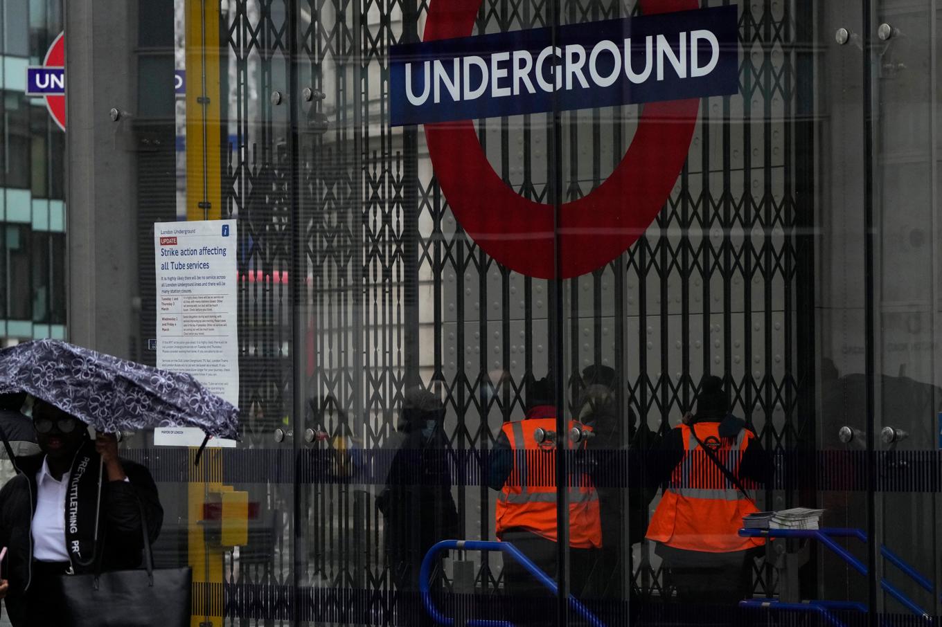 Londons tunnelbanesystem drabbas av nya strejker i veckna. Bild från en strejk 2022. Foto: Alastair Grant/AP/TT