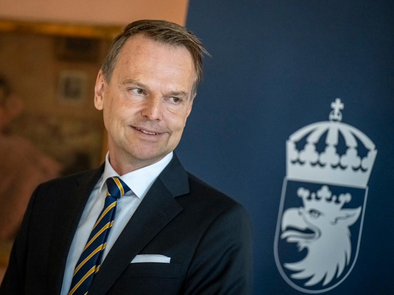 Civilminister Erik Slottner presenterar Peter Danielsson som ny landshövding i Skåne vid måndagens pressträff på residenset i Malmö. Han tillträder den 1 november. Foto: Johan Nilsson / TT