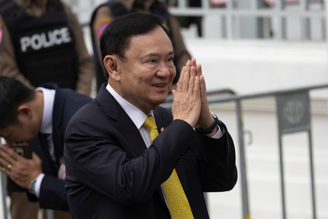 Thaksin Shinawatra utanför domstolen på tisdagen. Foto: Wason Wanichakorn/AP/TT