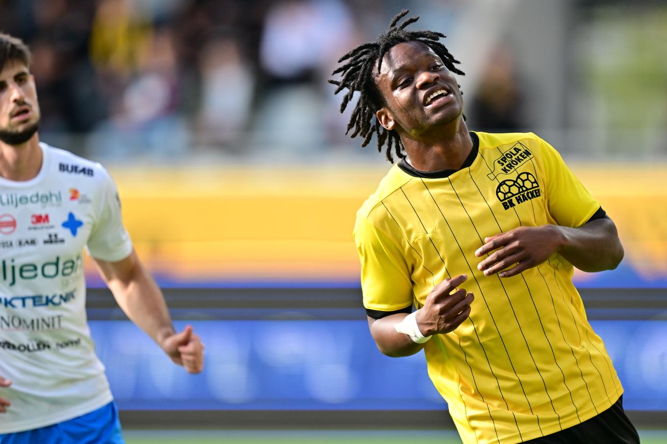 Jeremy Agbonifo, tidigare i Häcken och numer i Basel, fick rött kort i EM-kvalmötet borta mot Montenegro. Arkivbild. Foto: Björn Larsson Rosvall/TT