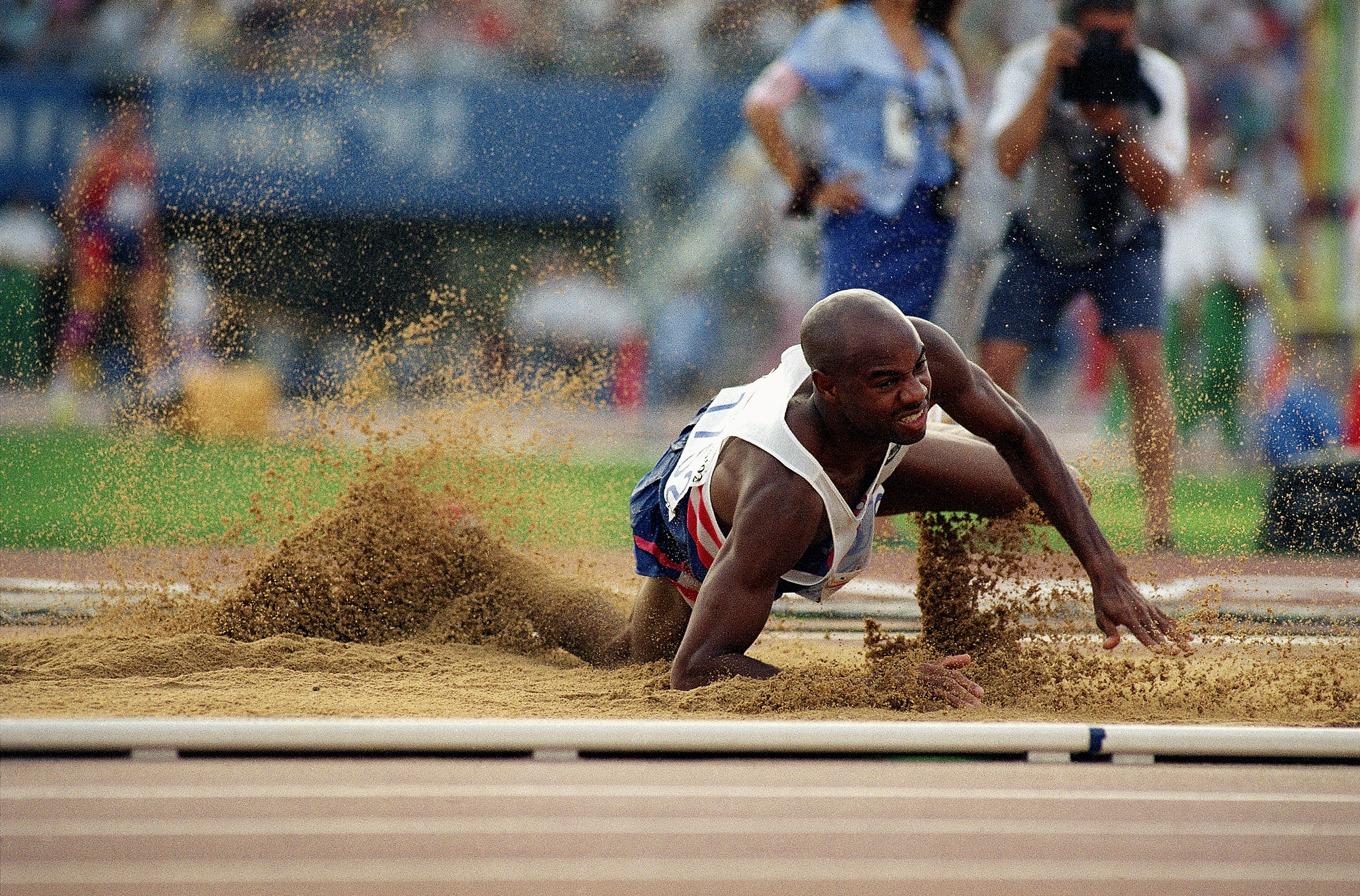Mike Powell innehar världsrekordet i längdhopp. Arkivbild. Foto: Jack Smith/AP/TT