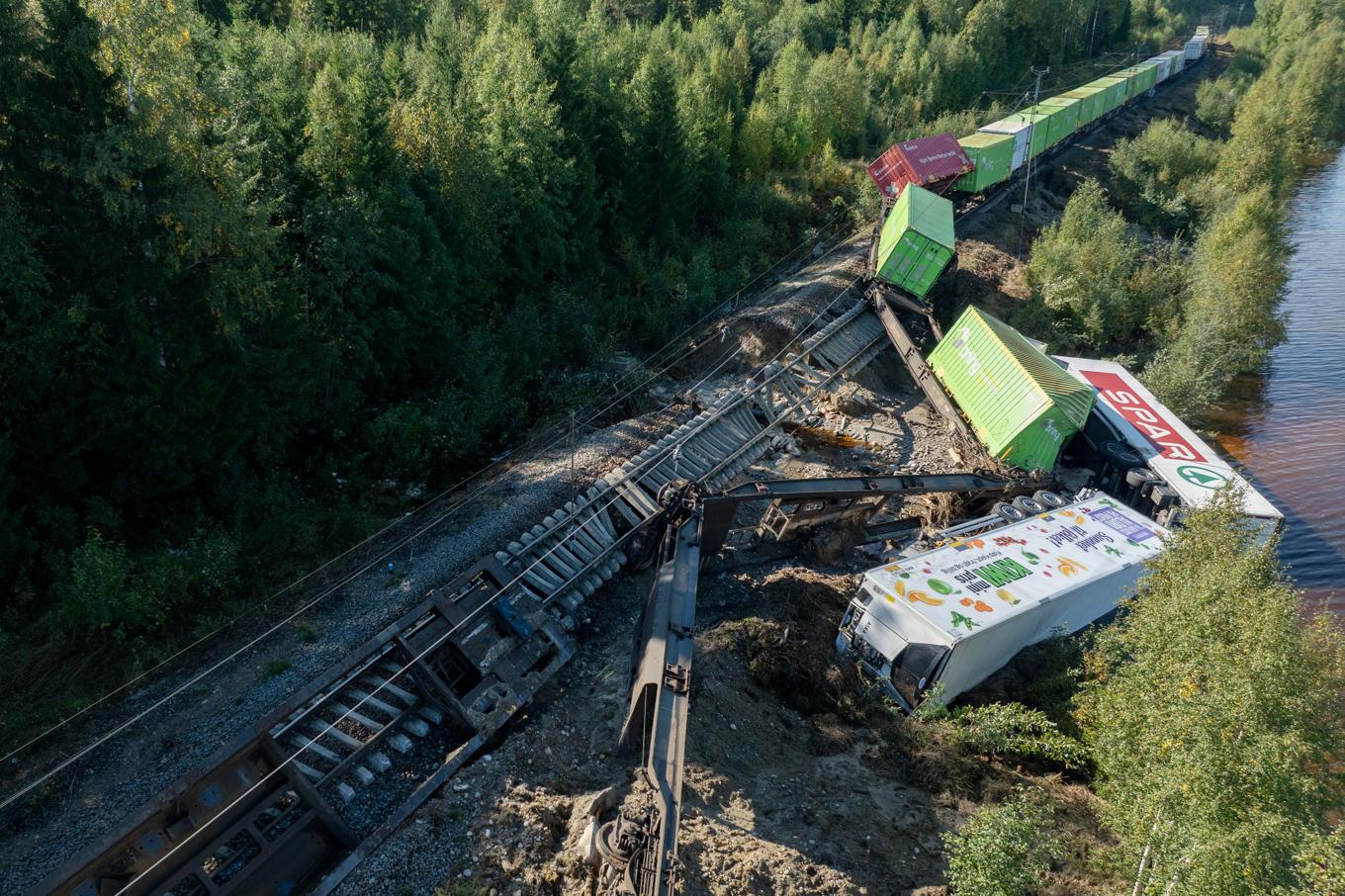 Förra veckans skyfall orsakade omfattande trafikkaos i Västernorrland med urspårade tåg och underminerade vägar. Foto: Mats Andersson/TT