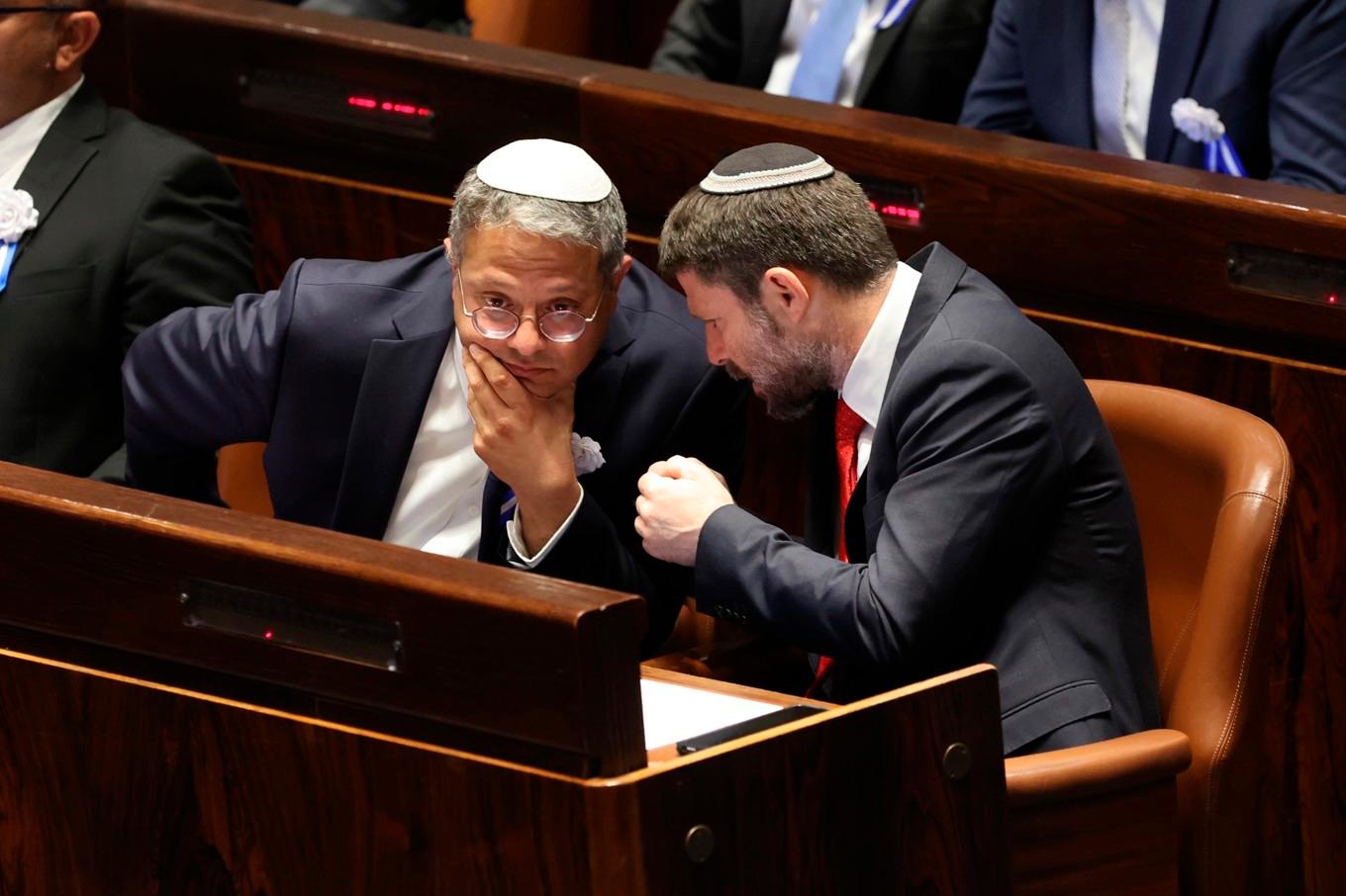EU-kommissionen vill införa sanktioner mot Israels säkerhetsminister Itamar Ben-Gvir (till vänster) och finansminister Bezalel Smotrich (till höger). Arkivbild. Foto: Abir Sultan/AP/TT