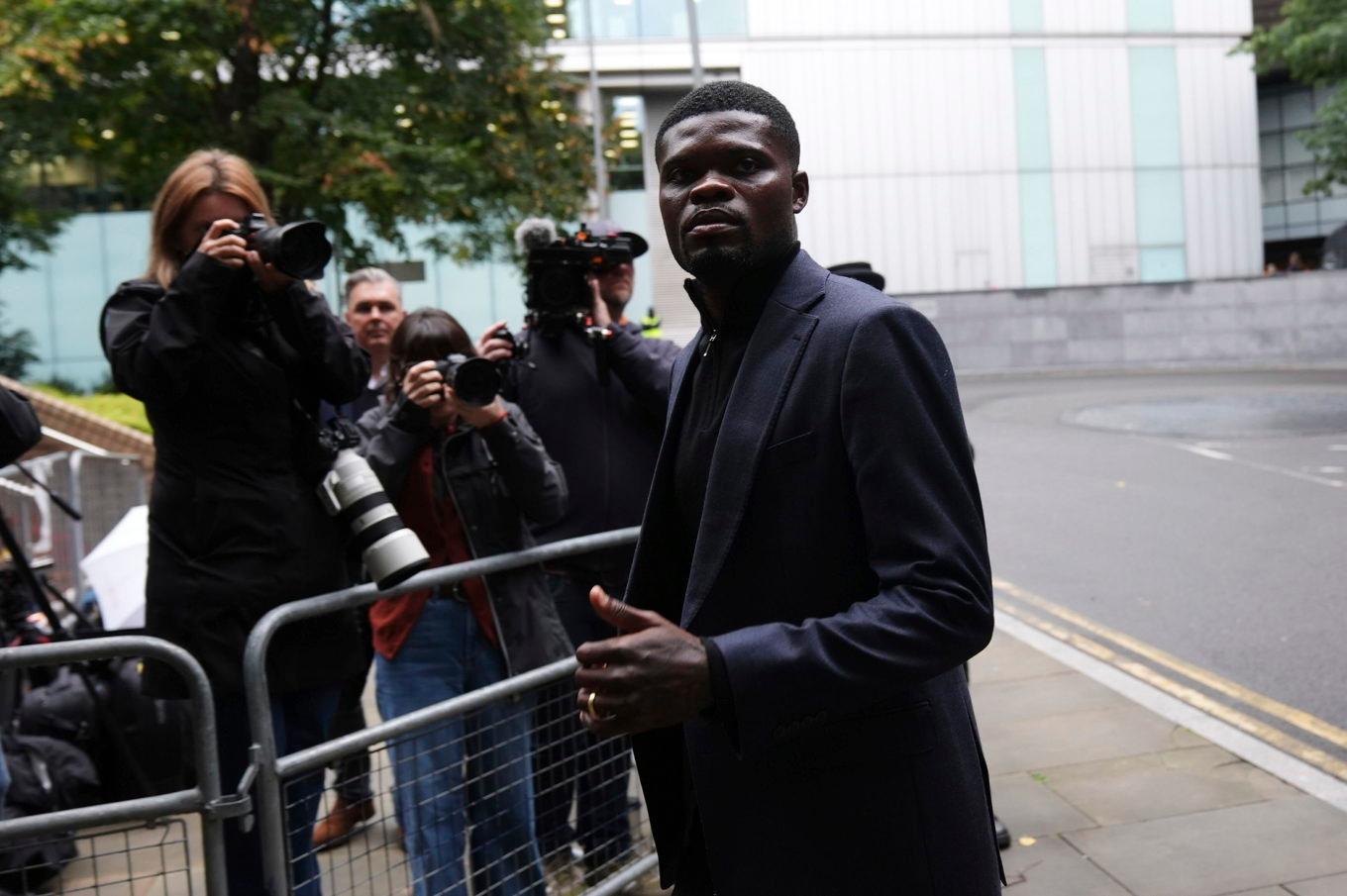 Thomas Partey utanför rättssalen i London under onsdagen. Foto: Ben Whitley/AP/TT