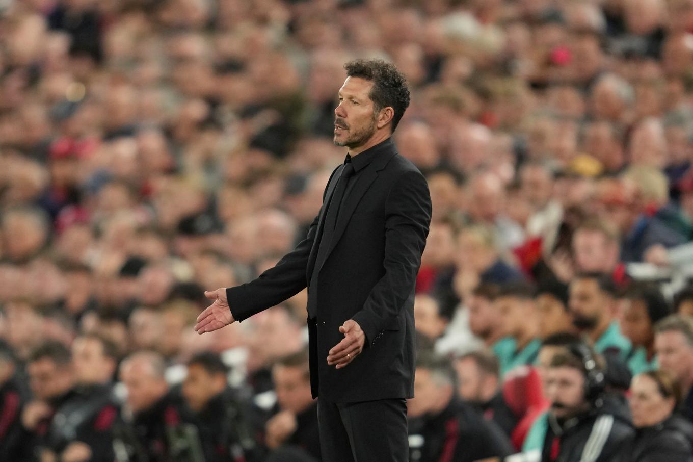Atletico Madrids tränare Diego Simeone visar ofta mycket känslor på planen. Foto: Jon Super/AP/TT