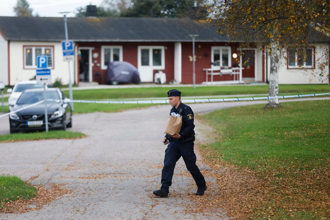 Polis på plats i Nordanstig kommun sedan en ambulansanställd dödats i ett överfall. Foto: Mats Andersson/TT