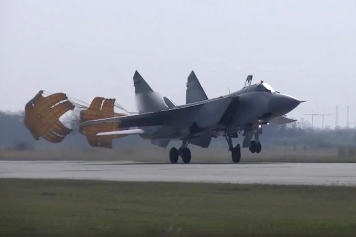 Ryssland förnekar att deras stridsflygplan Mig-31 ska ha kränkt Estlands luftrum. Arkivbild. Foto: Ryska försvarsdepartementets presstjänst/AP/TT