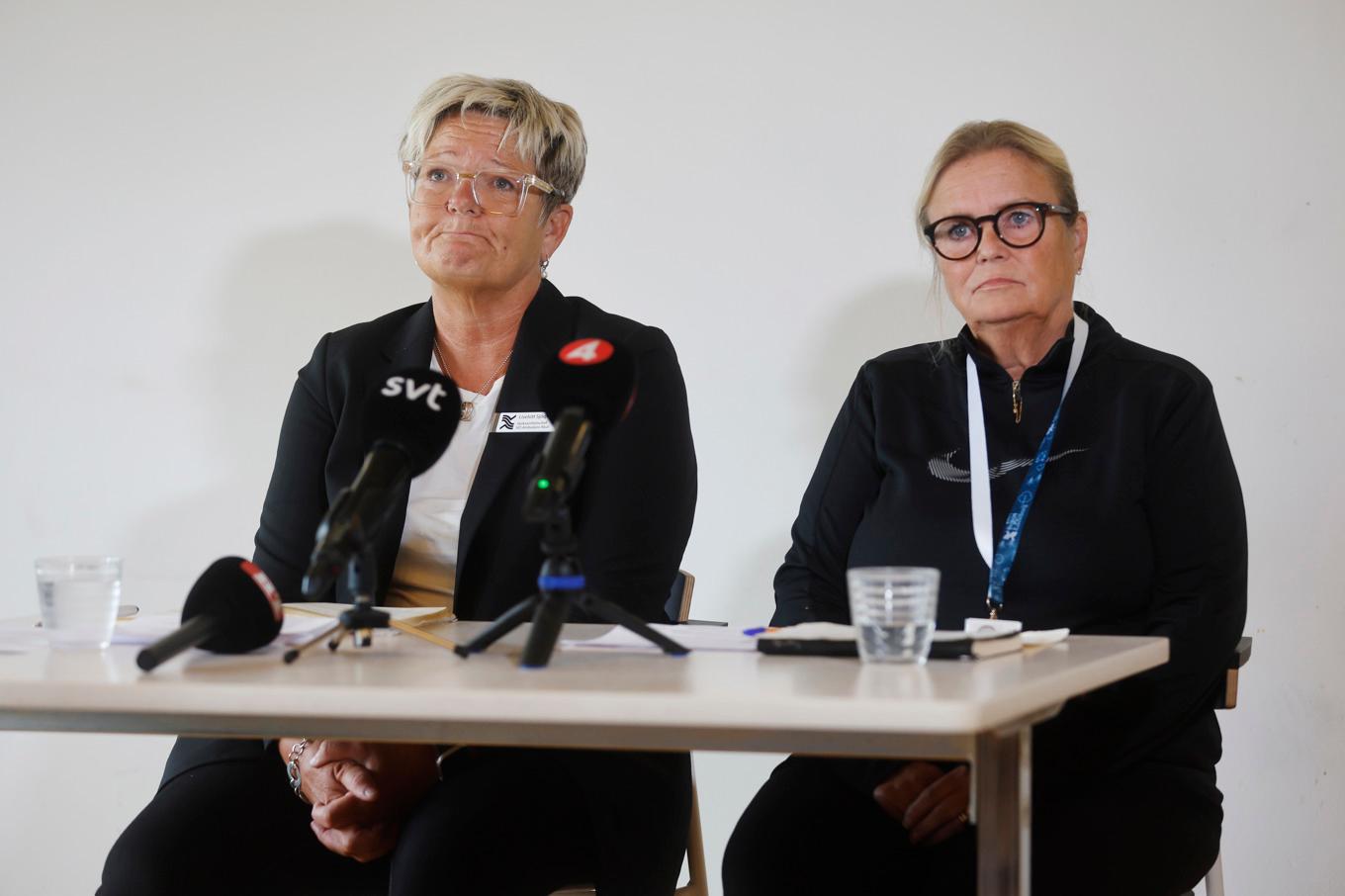 Liselott Sjöqvist, verksamhetschef, och Susanna Björklund, biträdande hälso- och sjukvårdsdirektör i Region Gävleborg, under en pressträff på söndagen. Foto: Mats Andersson/TT