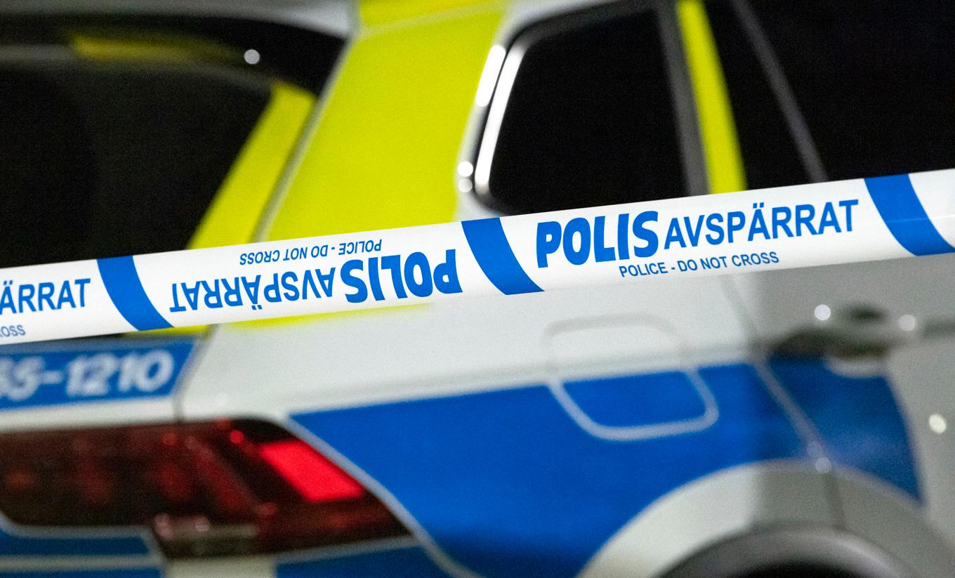 En polisinsats pågår i Kista i norra Stockholm efter att ett misstänkt farligt föremål påträffats vid ett bostadshus. Arkivbild Foto: Johan Nilsson/TT