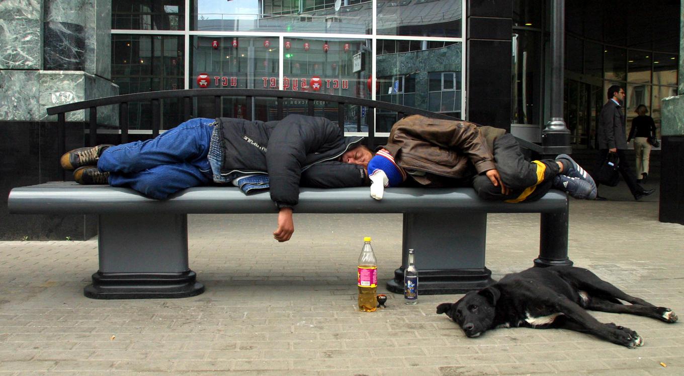 I september har hittills 25 personer dött av alkoholförgiftning i Ryssland. Arkivbild. Foto: Alexei Sazonov/AP/TT