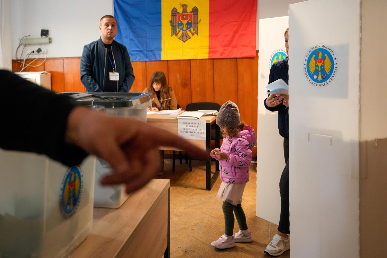 En vallokal i Chisinau. Foto: Vadim Ghirda/AP/TT