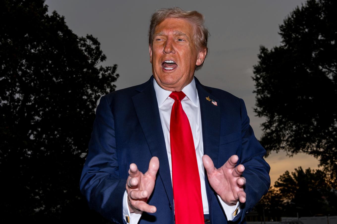 USA:s president Donald Trump utanför Vita huset i Washington DC på tisdagen. Foto: Alex Brandon/AP/TT