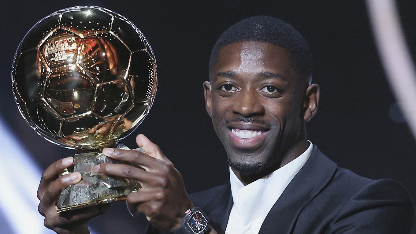 Ousmane Dembélé var rörd till tårar när han vann Ballon d’Or. Han har utvecklats anmärkningsvärt på ett år, tack vare sin tränare, tror fotbollsexperten Hasse Backe. Foto: Franck Fife/AFP via Getty Images