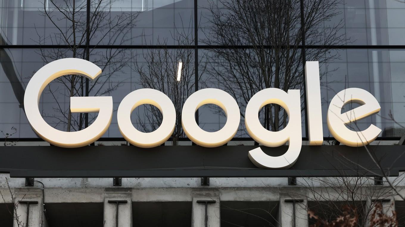 Teknikjätten Google erkänner att man pressades av Biden-administrationen att ta bort innehåll på internet under pandemin. Foto: Michael M. Santiago/Getty Images