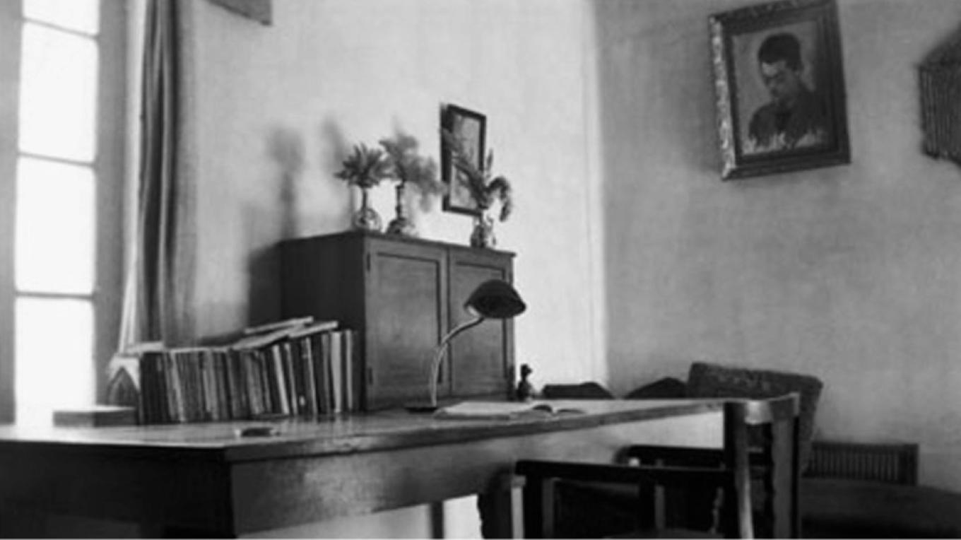 Sadeq Hedayats arbetsrum i Teheran. Foto: Public Domain