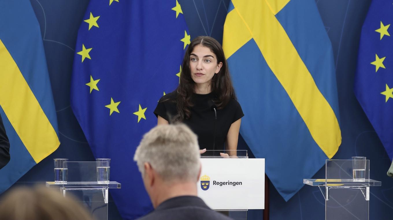Romina Pourmokhtari (L) och Ebba Busch (KD) föreslår i propositionen ”Sekretess i vissa ärenden om strategiska nettonollprojekt” ett extra skydd för gröna näringar. Foto: Wilma Hagström/Regeringskansliet