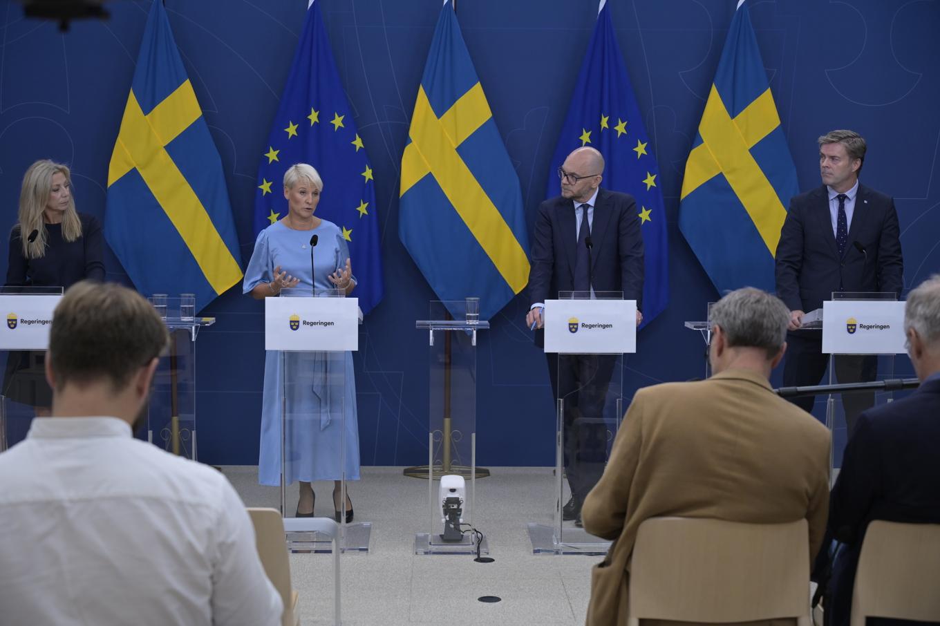 Linda Lindberg (SD), gruppledare, Anna Tenje (M), äldre- och socialförsäkringsminister, Johan Britz (L), arbetsmarknadsminister, Hans Eklind (KD), ekonomiskpolitisk talesperson. Foto: Roger Sahlström.