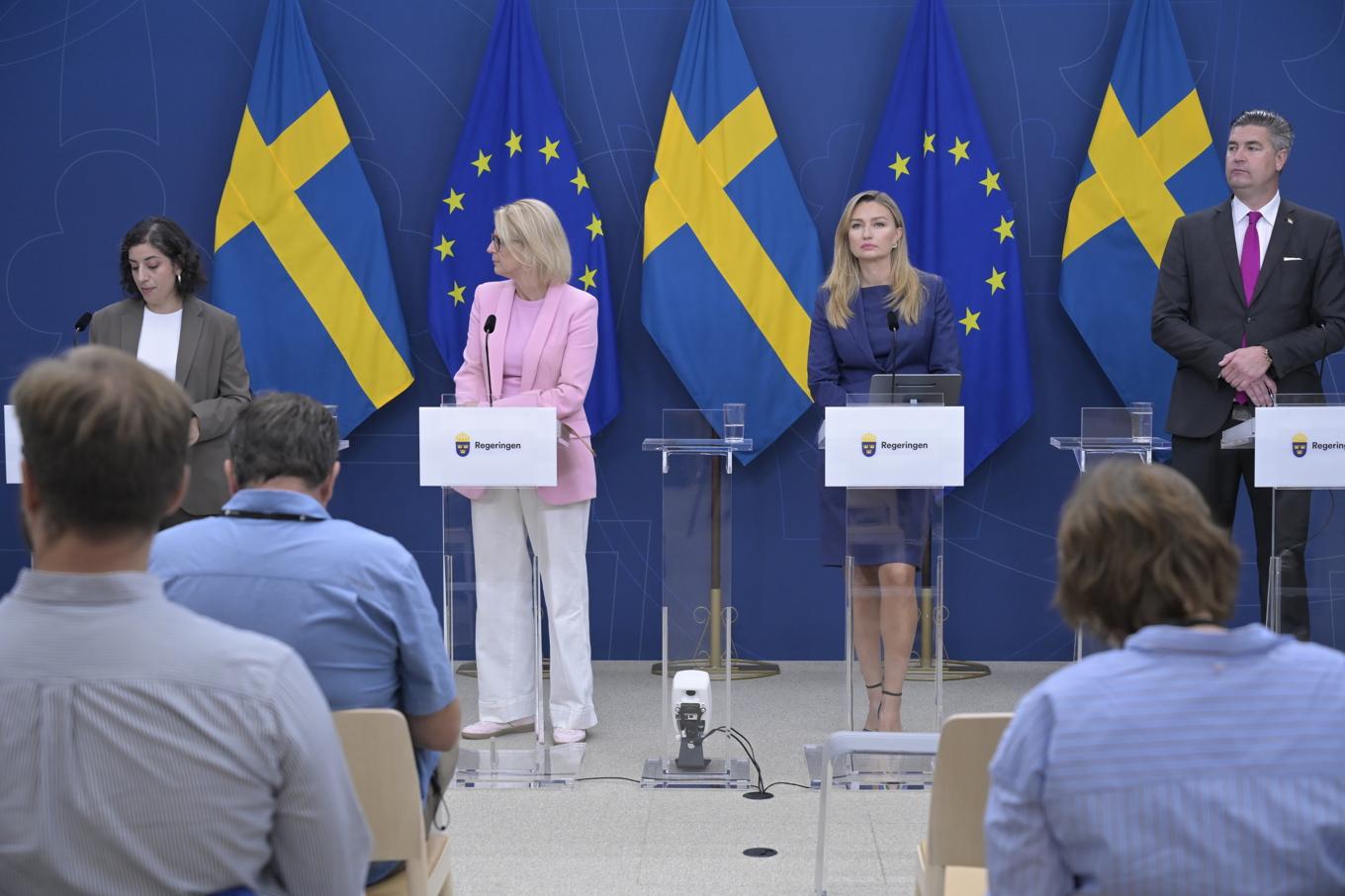 Simona Mohamsson (L), utbildnings- och integrationsminister, Elisabeth Svantesson (M), finansminister, Ebba Busch  (KD), energi- och näringsminister, Oscar Sjöstedt (SD), ekonomisk-politisk talesperson. Foto: Roger Sahlström.