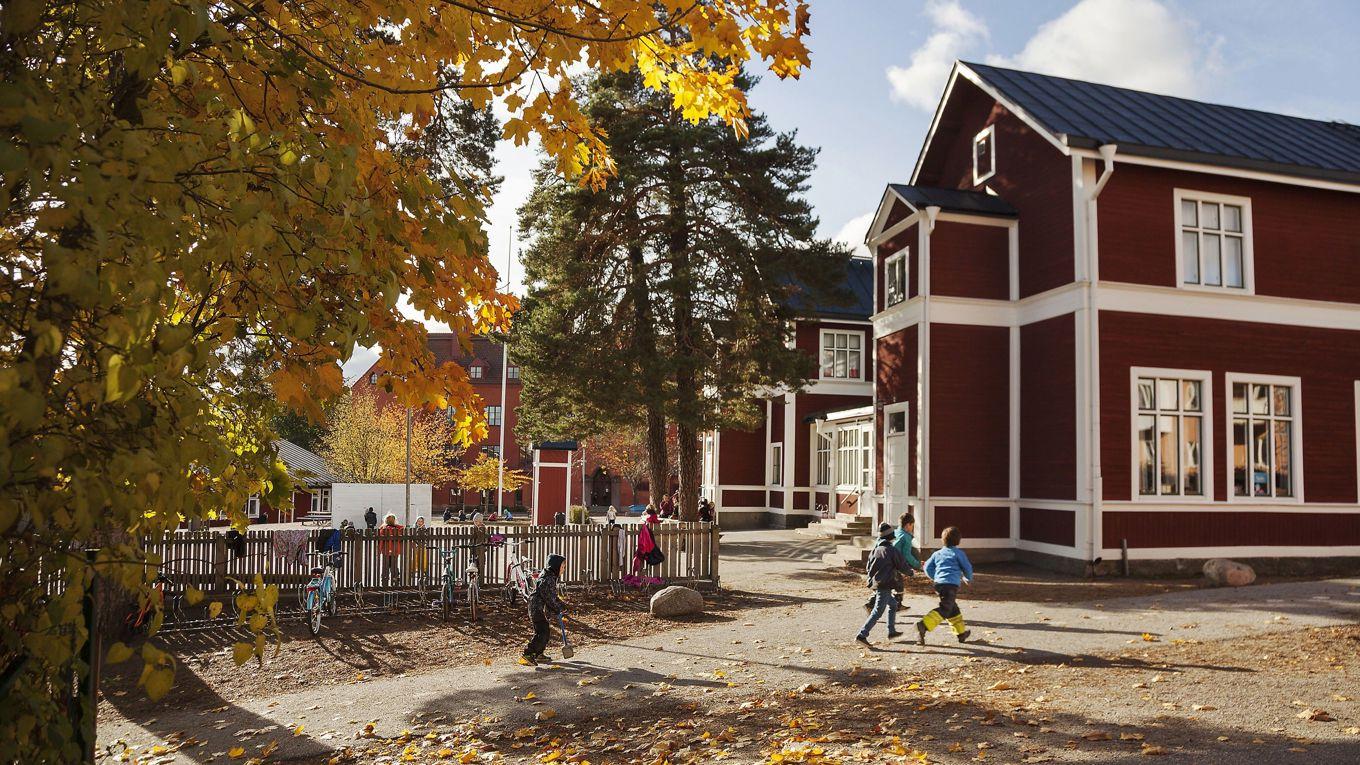 Många skolor i glesbygden har bristande resultat och problem med lärarförsörjningen. Foto: Pressbild/Skolverket