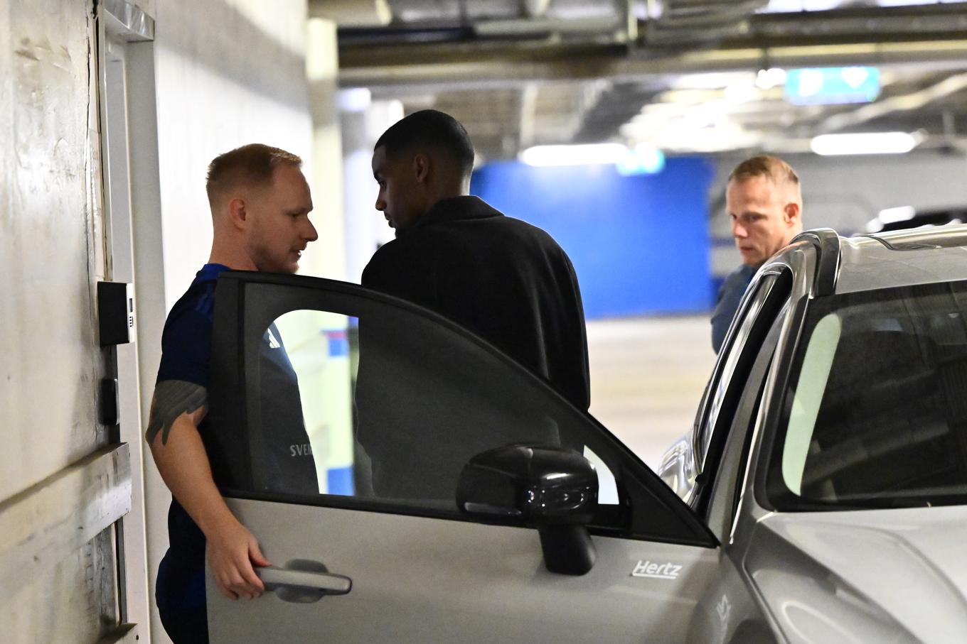 Alexander Isak anlände till landslagssamlingen sent på natten efter sin rekordövergång. Foto: Anders Wiklund/TT