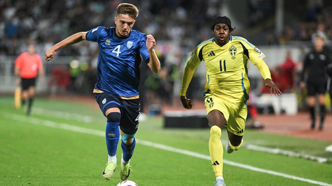 Sverige var steget efter i förlustmatchen mot Kosovo som slutade 2–0. Ett resultat som gör vägen till VM längre för Sverige. Foto: Armend Nimani/AFP via Getty Images