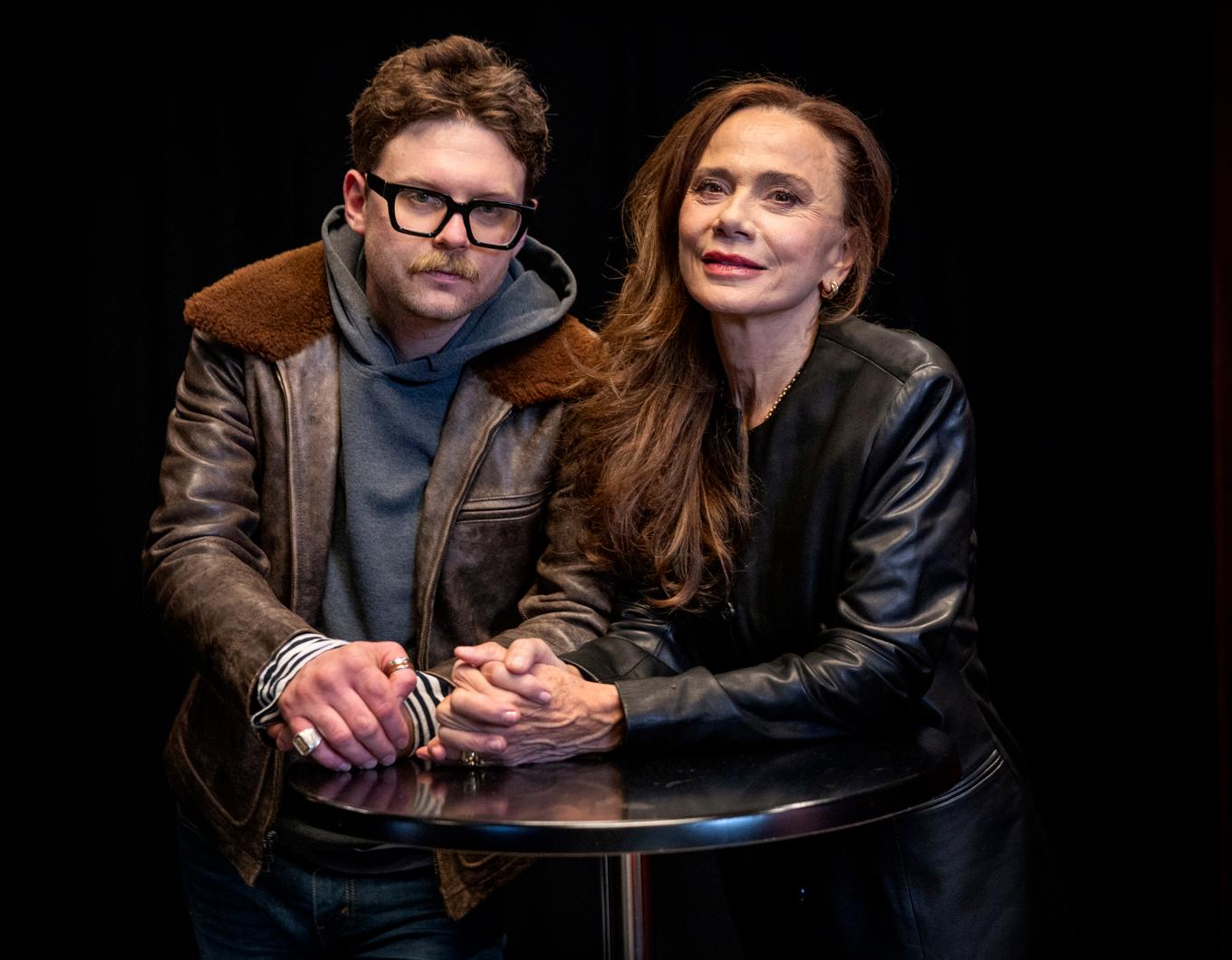 Både Lena Olin och FA Campbell tycker det finns något tidlöst över Strindberg och att kammarspelet "Fadren" talar till vår samtid, trots att pjäsen är nästan 150 år gammal. Foto: Stefan Jerrevång/TT