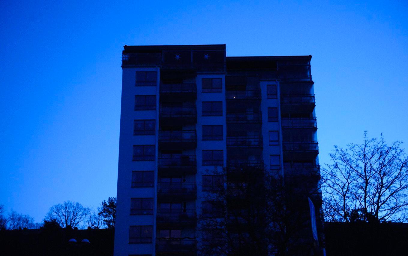 Nedsläckta hus hotar när elreserven försvinner. Arkivbild. Foto: Henrik Montgomery/TT