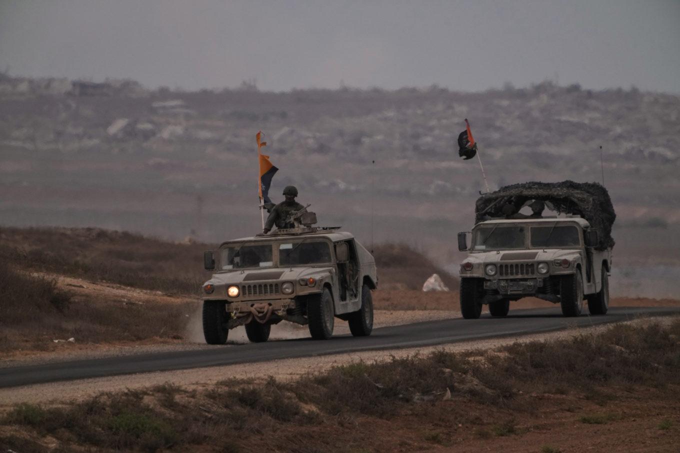 Israeliska soldater i närheten av Gazaremsan i torsdags. Vapenvila råder, men mycket återstår att bena ut för att fredsplanen ska kunna genomföras. Foto: Ariel Schalit/AP/TT