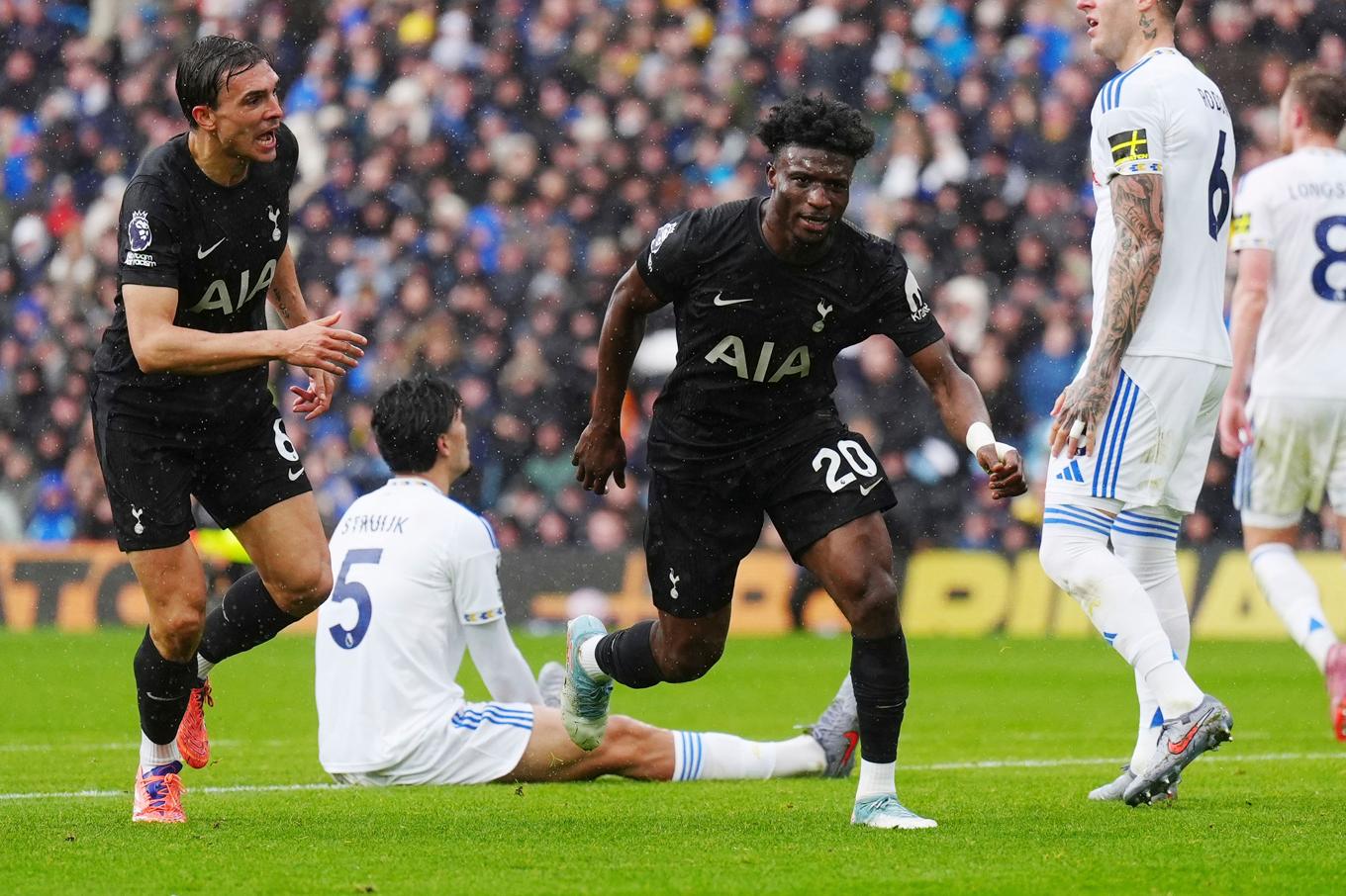 Mohammed Kudus (mitten) – här i klubblaget Tottenham – satte matchens enda mål i Accra när Ghana blev klart för VM 2026 efter seger mot Komorerna. Foto: Owen Humphreys/AP/TT