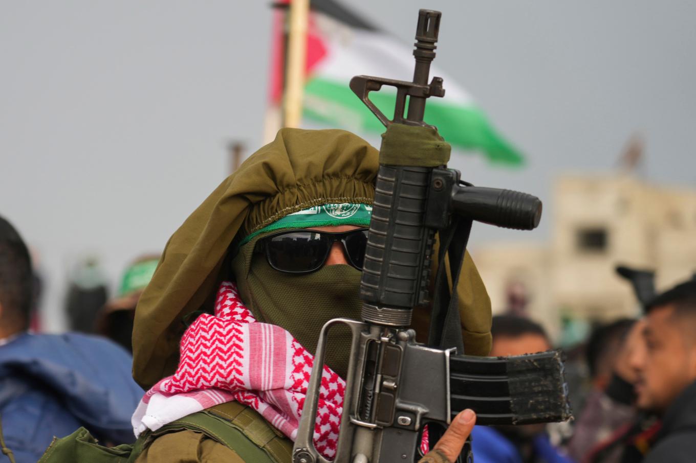 En Hamasmedlem i Gaza. Bilden är från i februari i år och har ingen koppling till händelsen i artikeln. Foto: Abdel Kareem Hana/AP/TT