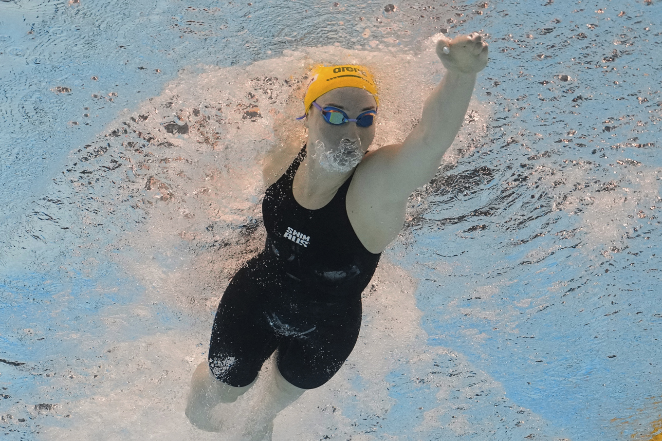 Mollie O'Callaghan är ny världsrekordhållare på 200 meter frisim på kortbana. Arkivbild. Foto: Lee Jin-Man/AP/TT