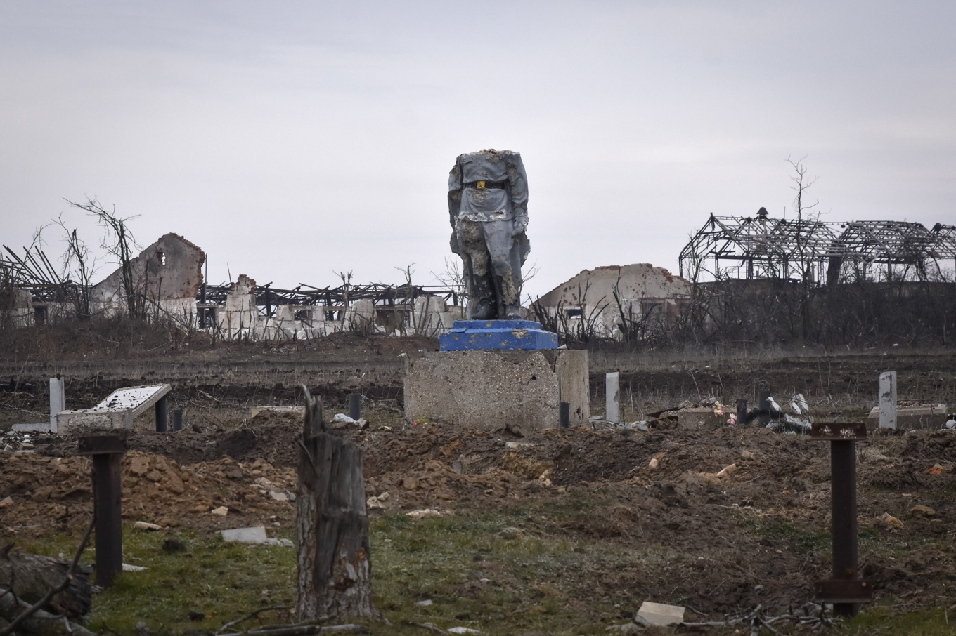 Den ryska soldaten tillfångatogs av Ukrainas armé nära byn Robotone i regionen Zaporizjzja. Bild från byn i mars 2024. Foto: Andriy Andriyenko/AP/TT