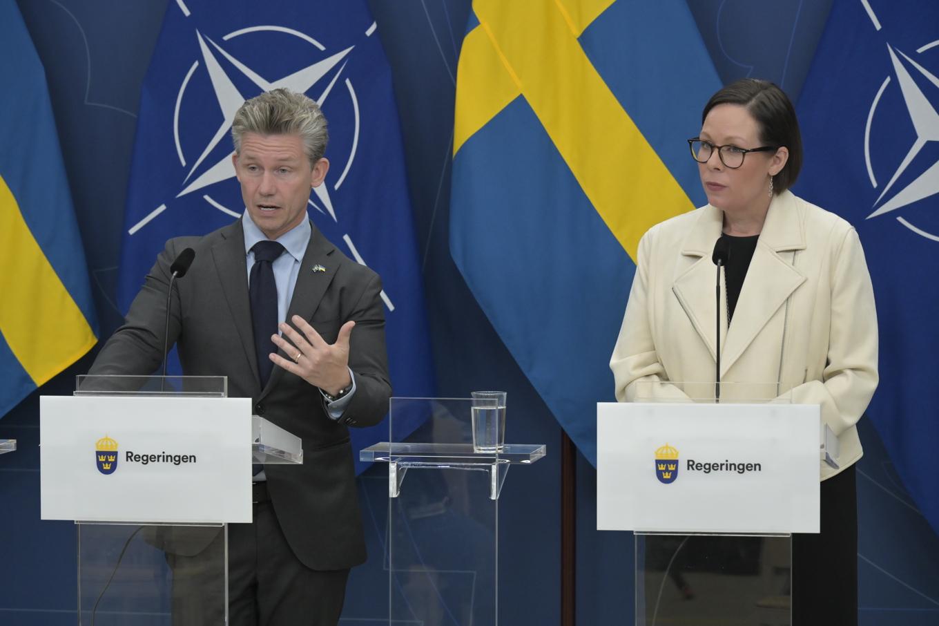 Pål Jonson (M), försvarsminister och Maria Malmer Stenergard (M), utrikesminister. Foto: Roger Sahlström.