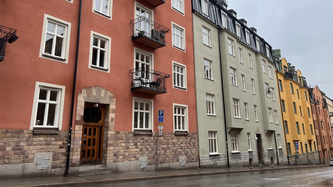 Bostadsrättsföreningar ska få utökade möjligheter att säga upp bostadsägare som begår brott, enligt en lagförslag från regeringen. Foto: Sofia Drevemo