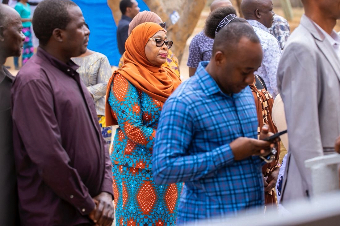 Tanzanias president Samia Suluhu Hassan i huvudstaden Dodoma på valdagen. Foto: AP/TT