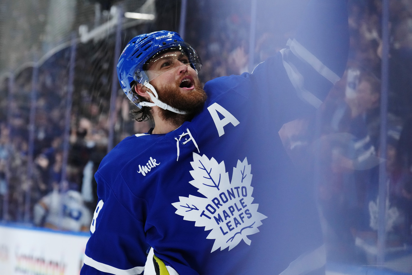 Svenske William Nylander firar sitt segermål för Toronto. Foto: Nathan Denette/AP/TT