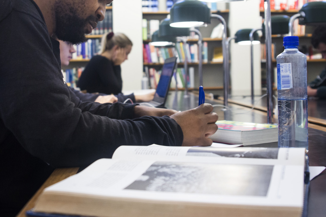 Omkring 10 000 studenter har inte fått sitt stöd från CSN. Arkivbild. Foto: Isabell Höjman/TT