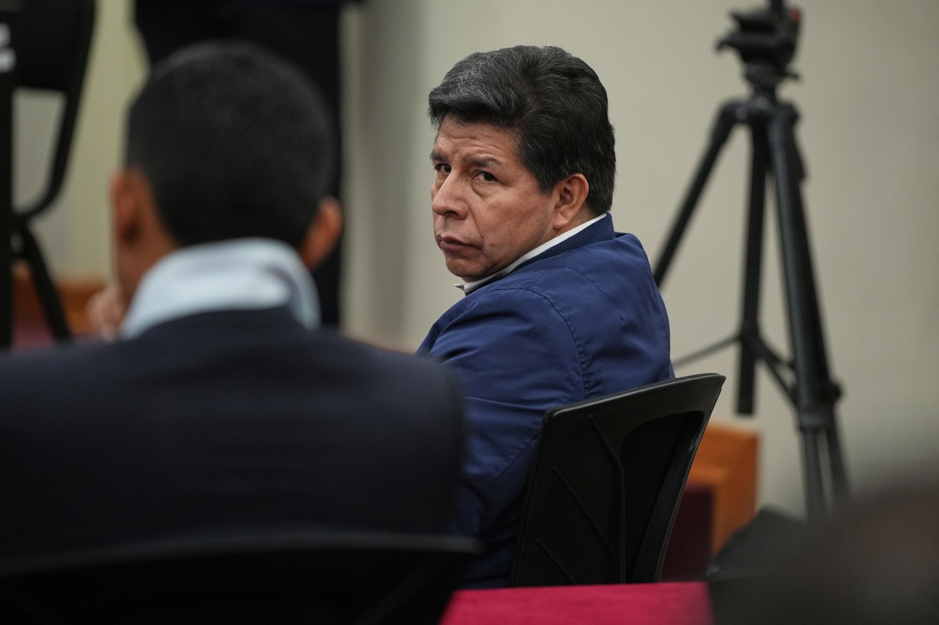 Den peruanske expresidenten Pedro Castillo i domstolen i Lima där domen mot honom lästes upp på torsdagen. Foto: Guadalupe Pardo/AP/TT