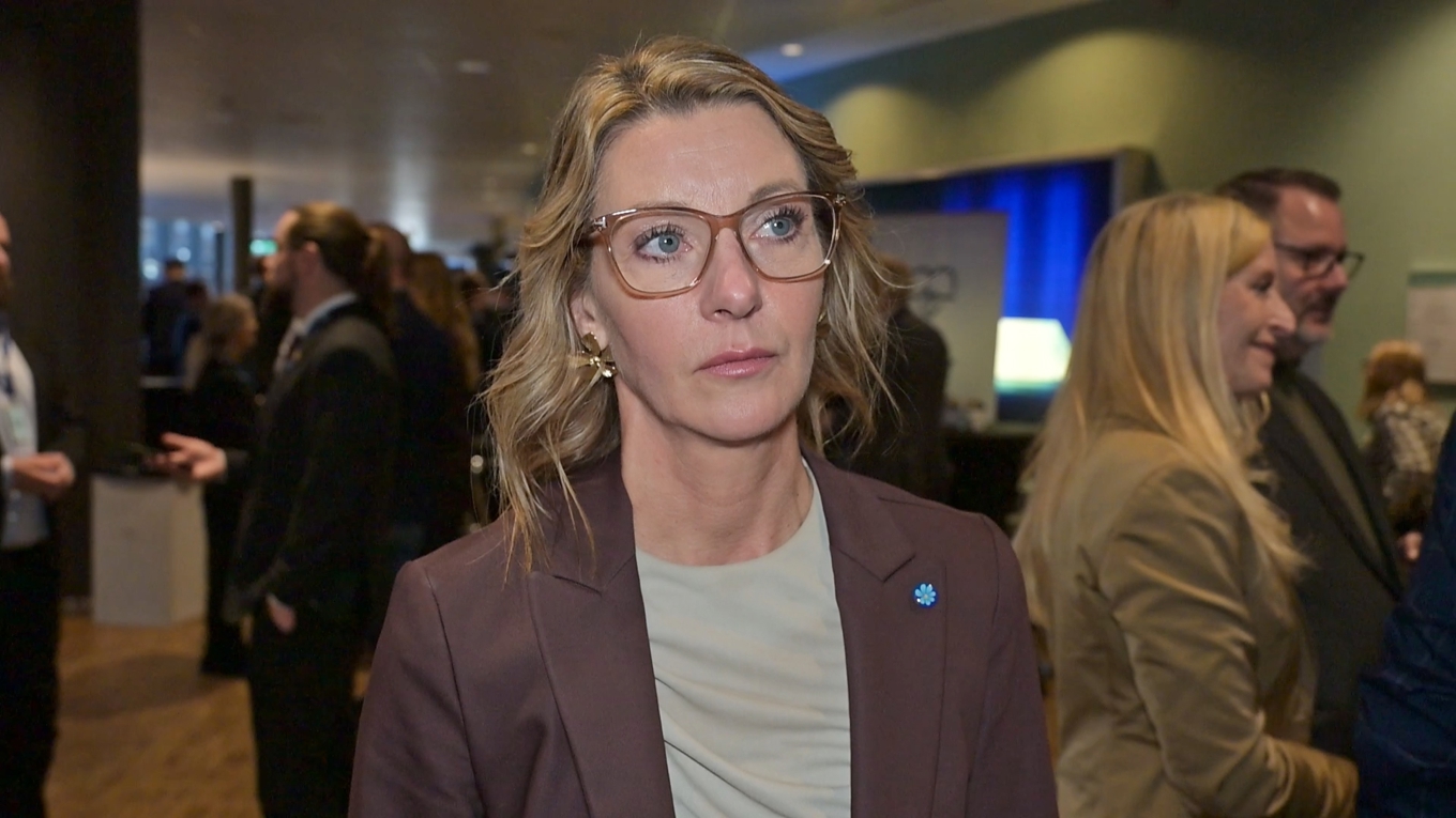 Maria Rosander, gruppledare för Sverigedemokraterna i Uppsala och polis till vardags, riktar skarp kritik mot Socialdemokraternas förslag om ID-krav och ”digitala vakthundar” på spelplattformar. Foto: Roger Sahlström.