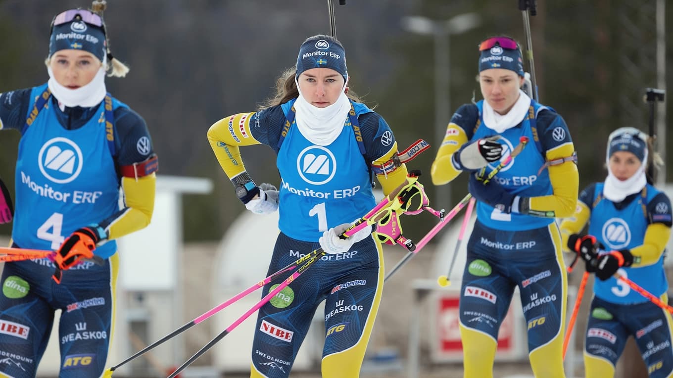 Delar av damlandslaget i skidskytte under träningslägret i Idre tidigare i höst. Nu väntar nio världscuptävlingar samt OS för de åkare som blir uttagna dit. Foto: Anders Wiklund/TT Nyhetsbyrån