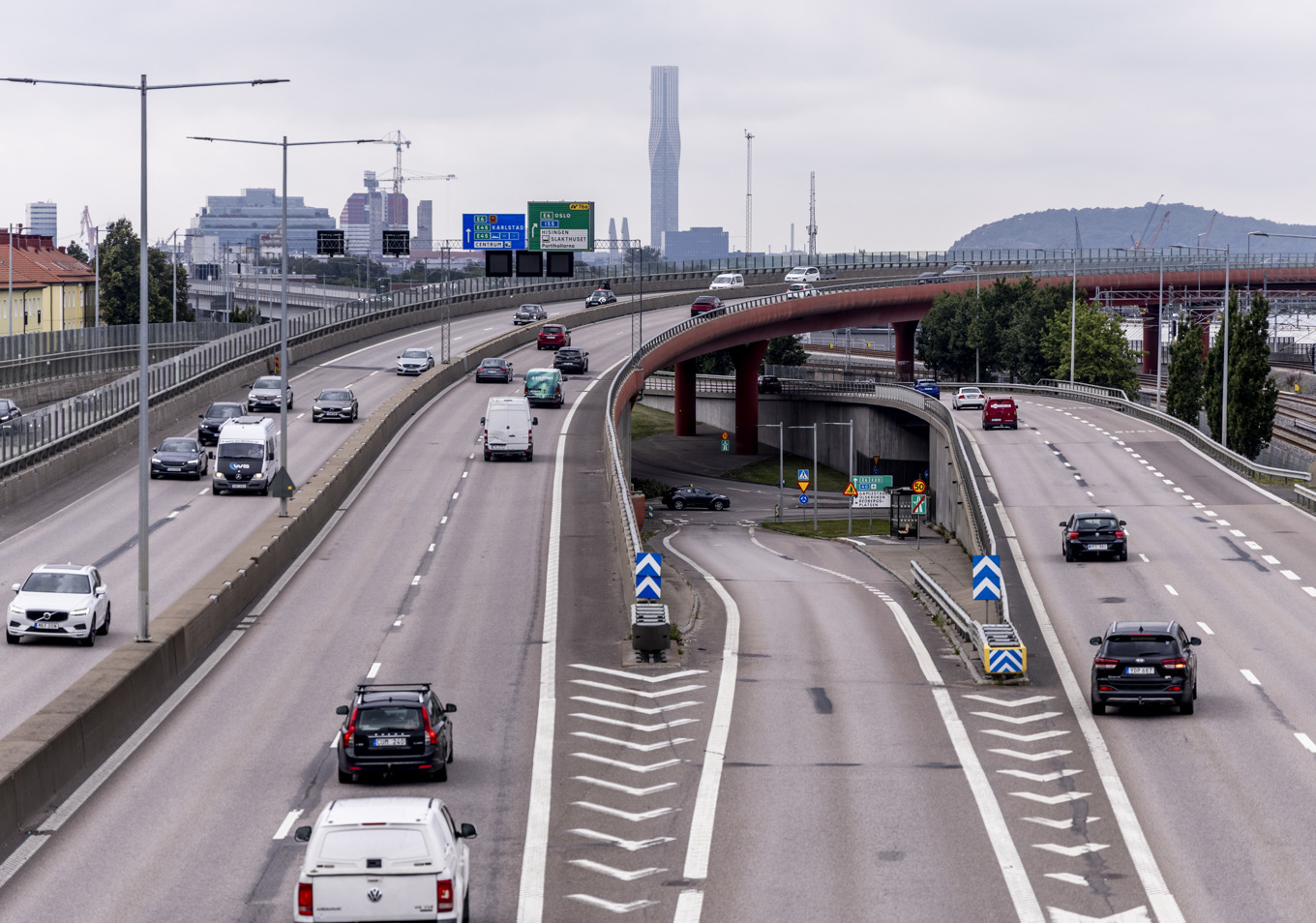 Isfria vägar gör att folk trycker extra på gasen. Arkivbild. Foto: Adam Ihse / TT