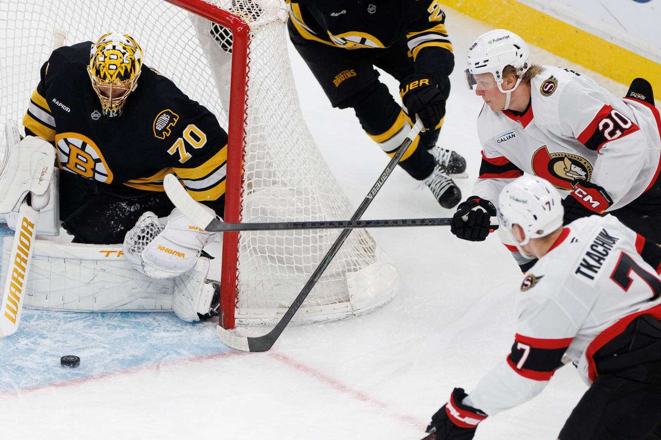 Fabian Zetterlund (20) gjorde två mål mot Boston. Foto: CJ Gunther/AP/TT