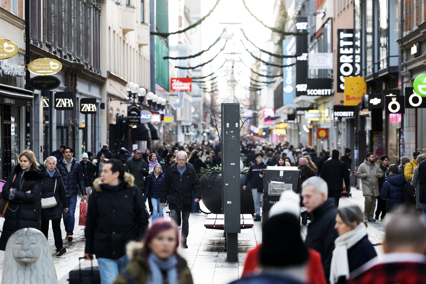 Bild från årets mellandagsrea på Drottninggatan i centrala Stockholm. Foto: Nils Petter Nilsson/TT