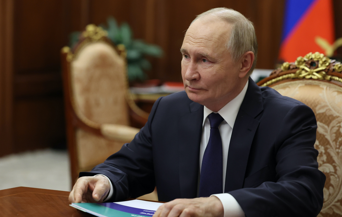 Rysslands president Vladimir Putin under ett möte i Kreml på måndagen. Foto: Mikhail Metzel/Kremlin Pool via AP/TT