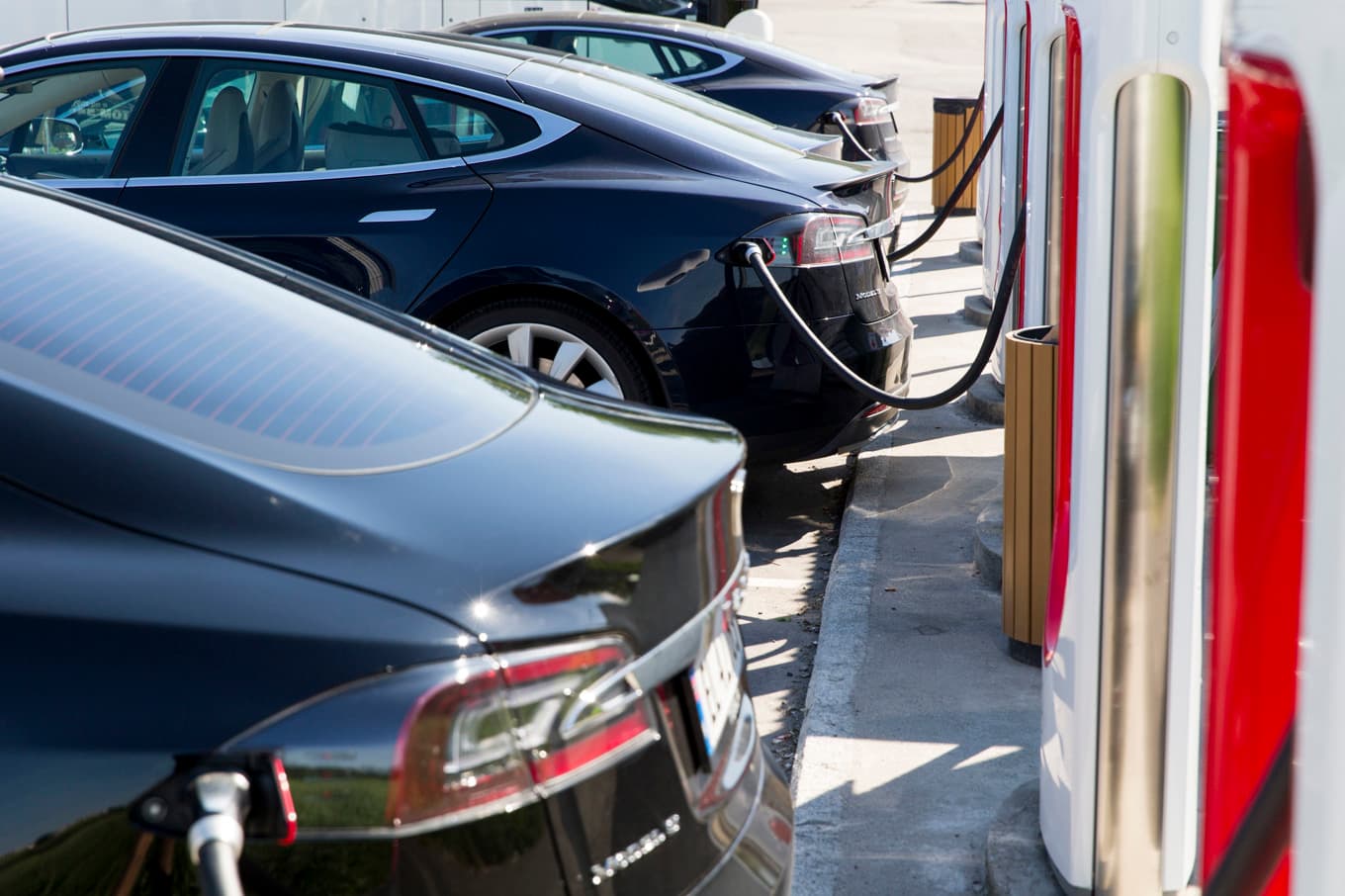 Tesla är fortfarande det dominerande bilmärket när elbilsförsäljningen i Norge slår rekord. Arkivbild Foto: Meek, Tore/NTB scanpix via AP/TT