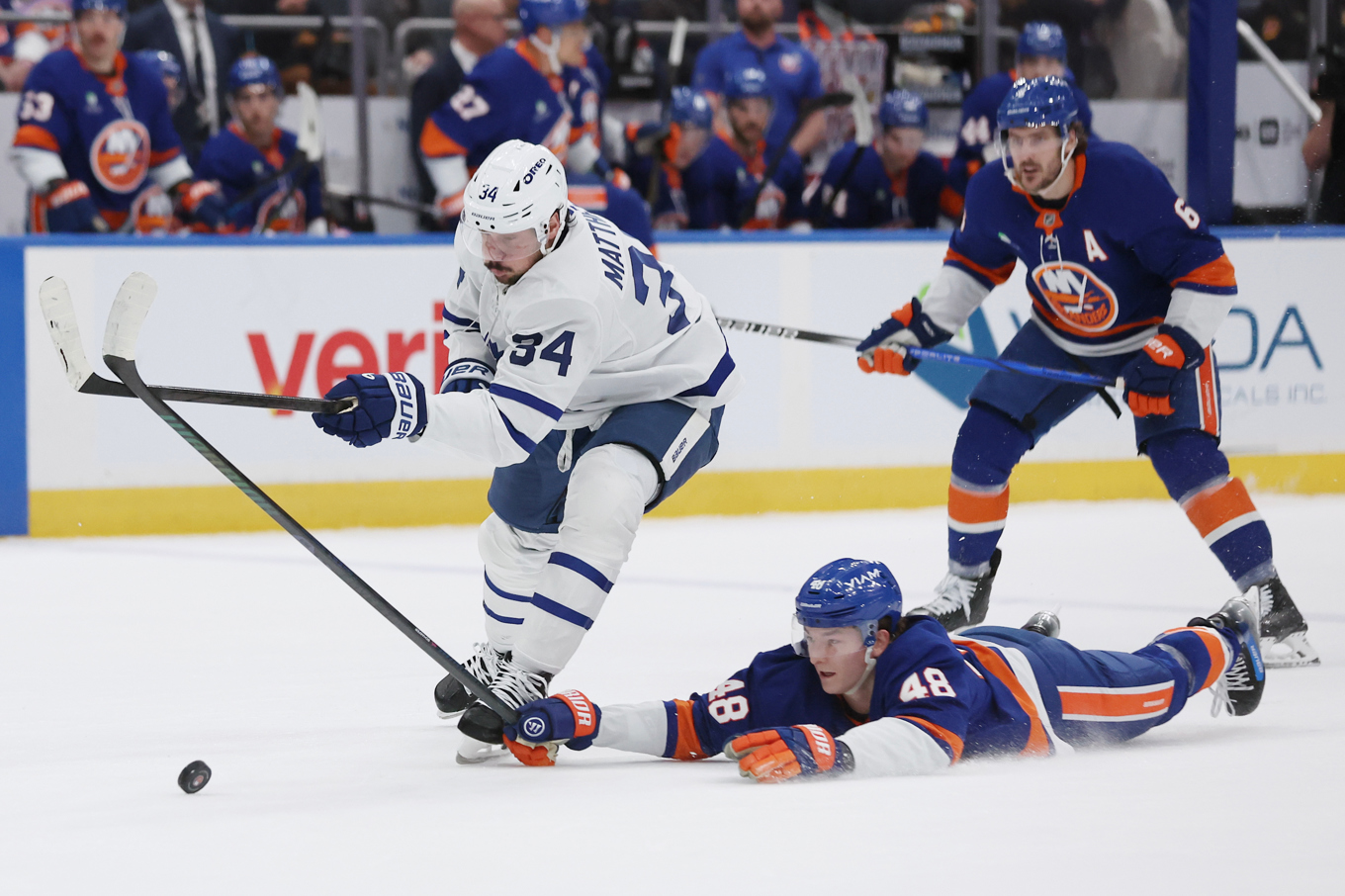 Auston Matthews (34) i första perioden av nattens match. Foto: Heather Khalifa/AP/TT