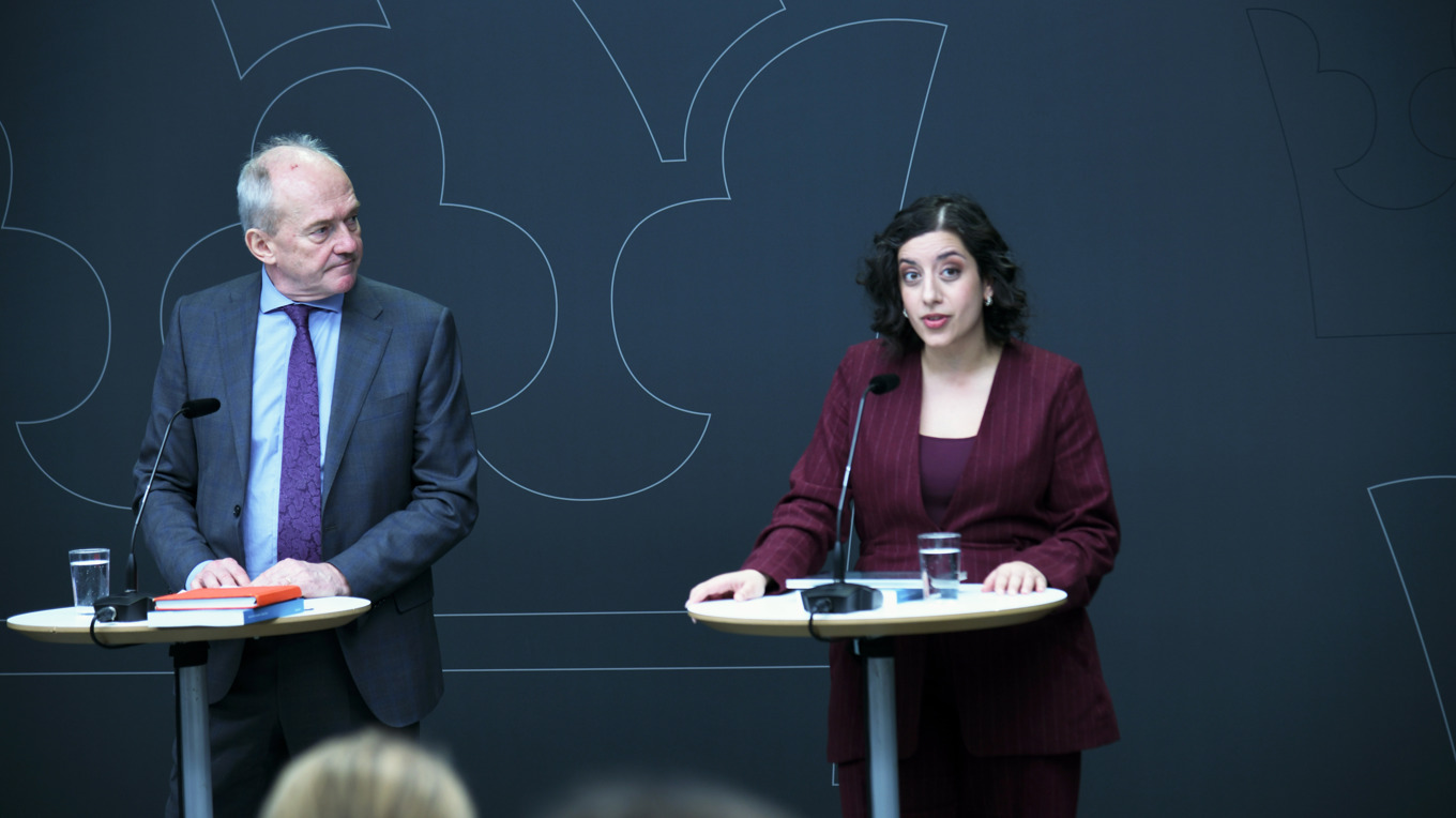 Joakim Stymne, särskild utredare och Simona Mohamsson (L), utbildnings- och integrationsminister. Foto: Carl S:t Clair Renard