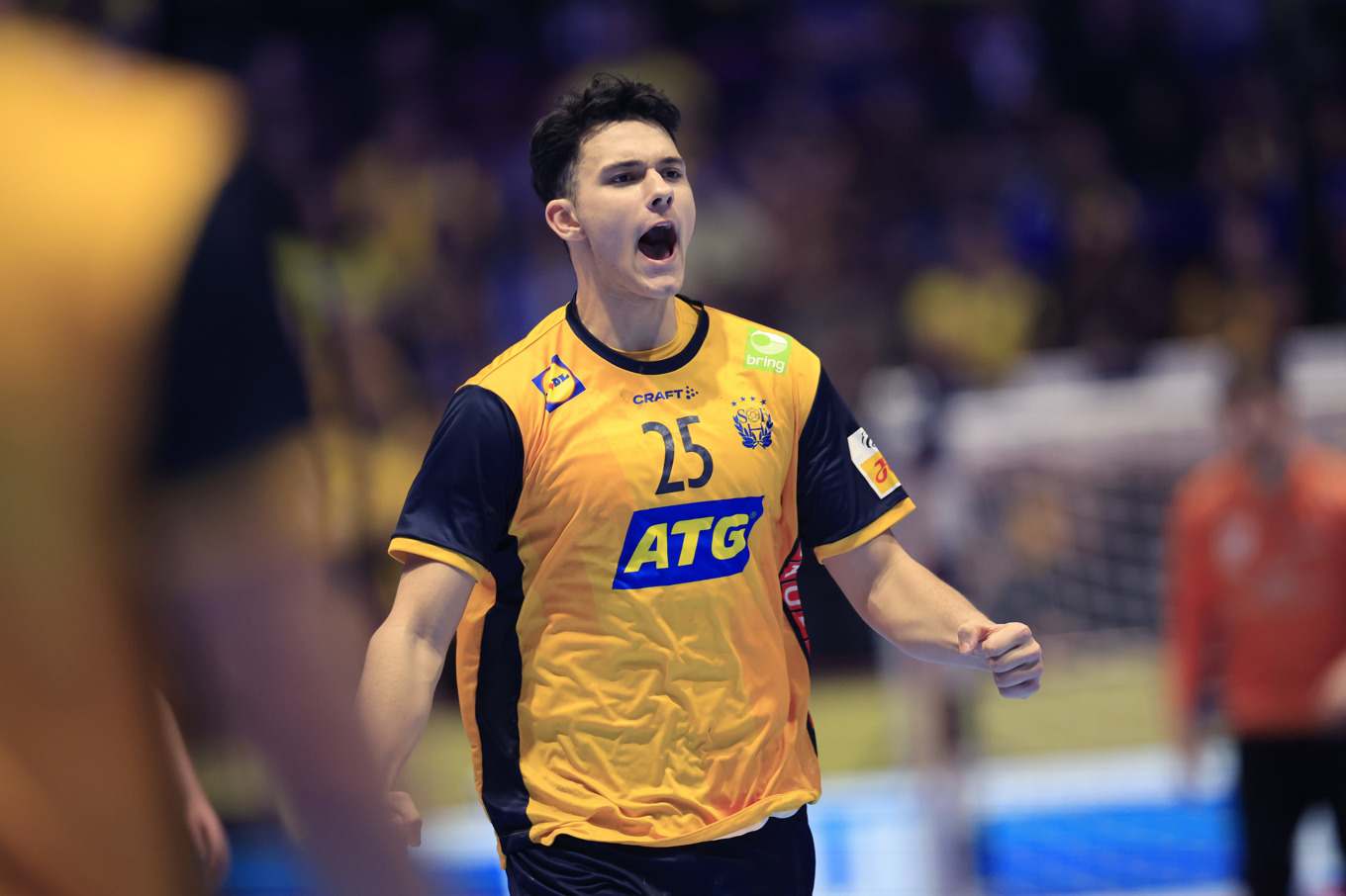 EM-debutanten Nikola Roganovic jublar efter mål i premiärmatchen mot Nederländerna. Foto: Andreas Hillergren/TT