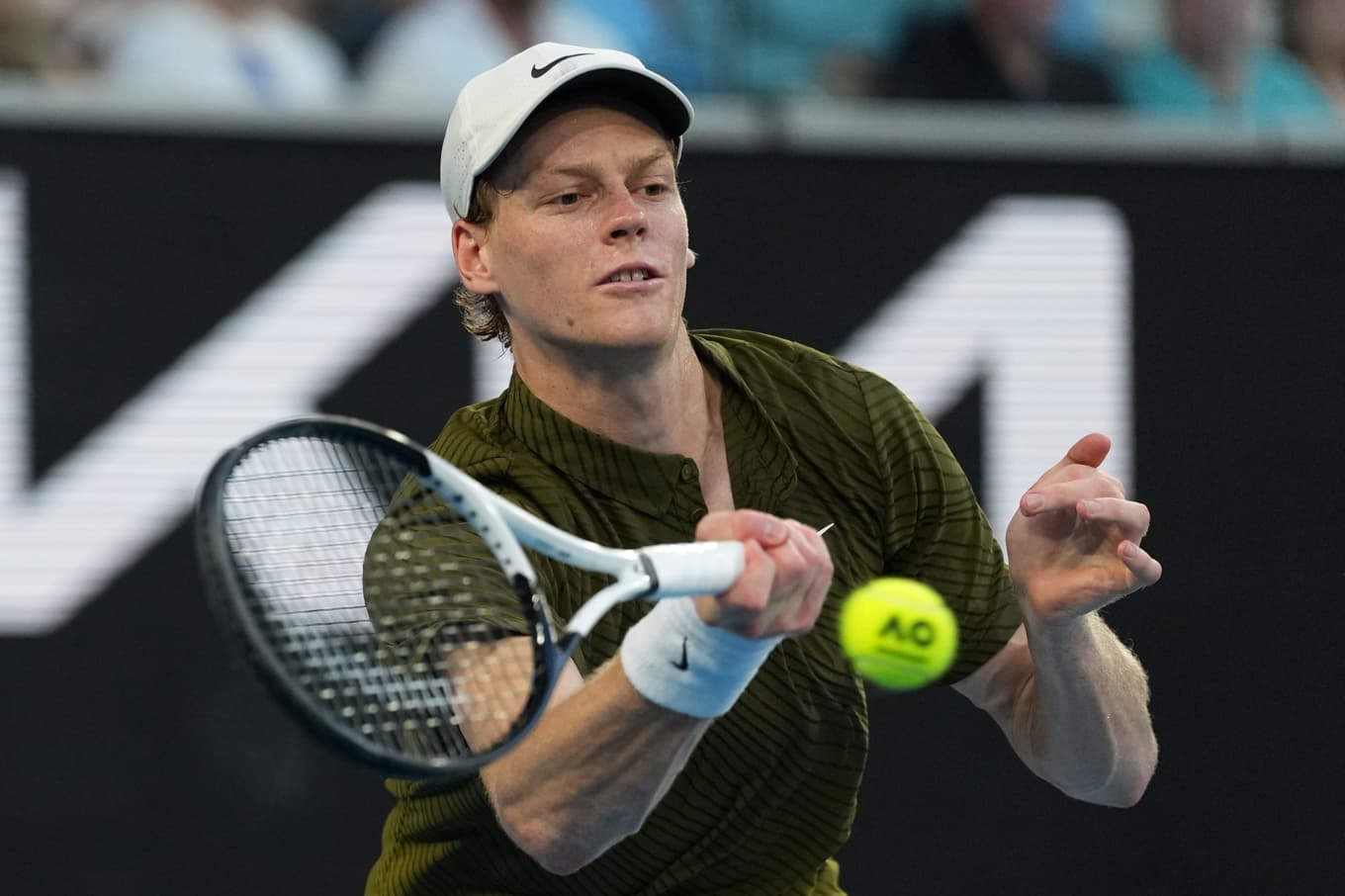 Jannik Sinner är vidare till kvartsfinal i Australian Open. Foto: Dar Yasin/AP/TT